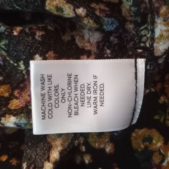 WESTPORT BLACK, PURPLE, & CREAM FLORAL OFF-THE-SHOULDER BLOUSE SZ.XL EUC - Picture 7 of 7